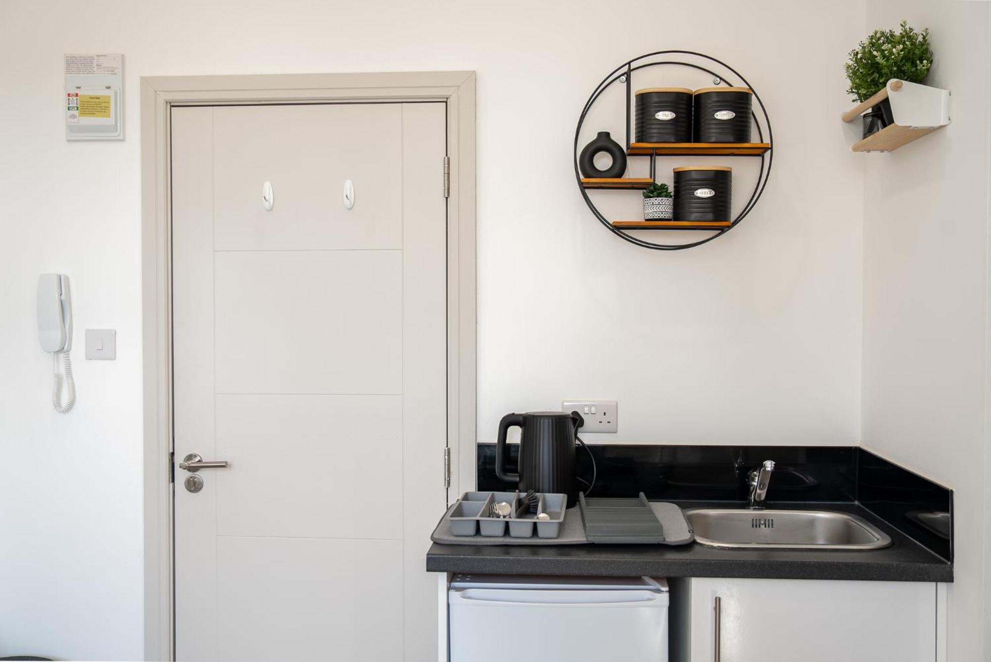 Luxury Studio Apartment In Sutton, London 서턴 외부 사진